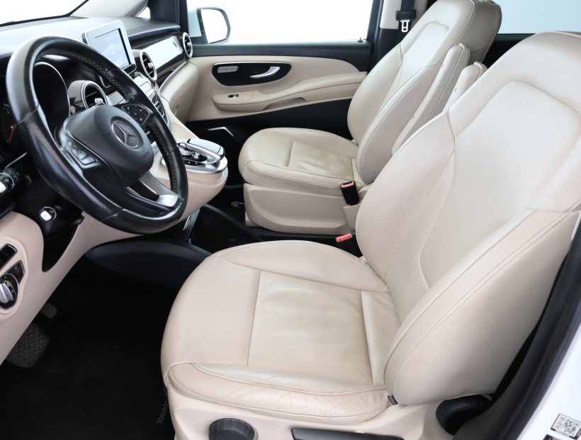 Mercedes-Benz V, 2015