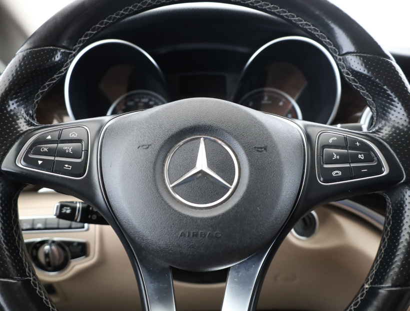 Mercedes-Benz V, 2015