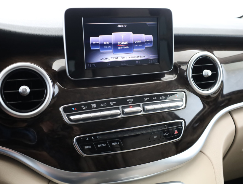 Mercedes-Benz V, 2015