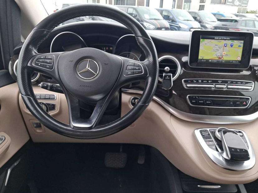 Mercedes-Benz V, 2015