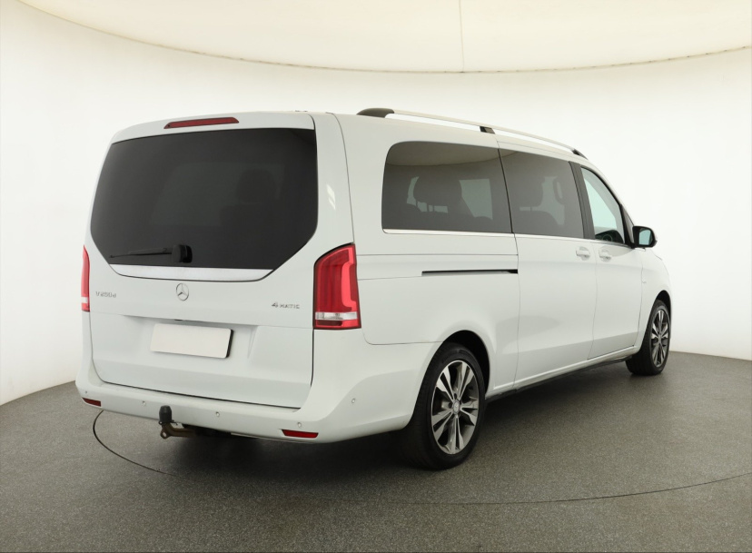 Mercedes-Benz V, 2015