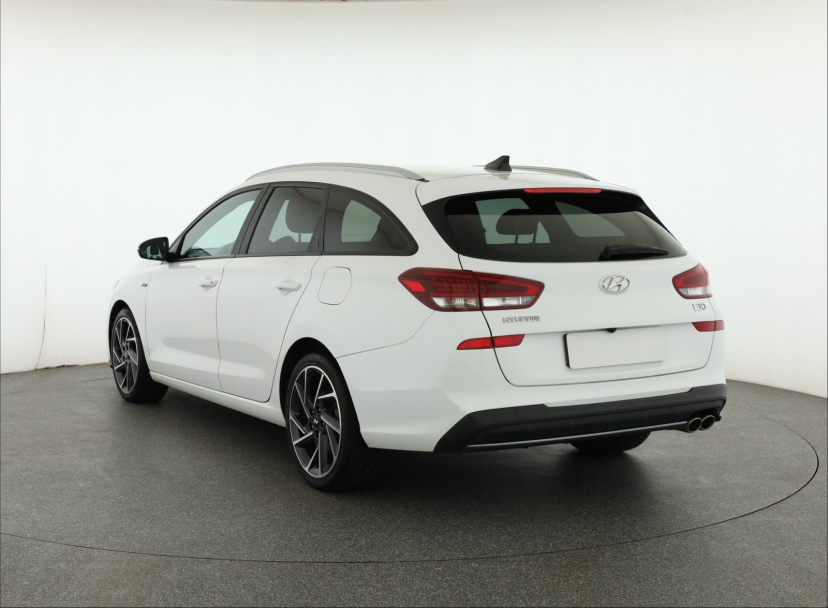 Hyundai i30, 2022