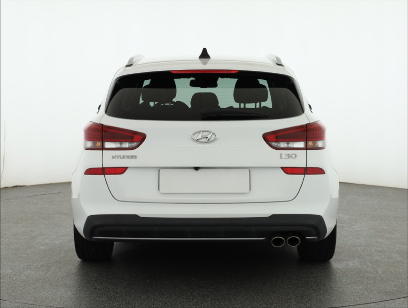 Hyundai i30, 2022