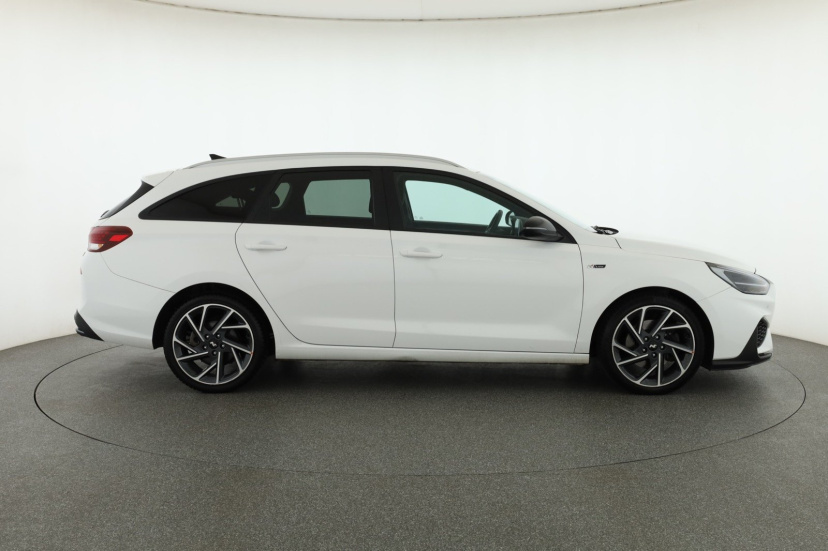 Hyundai i30, 2022