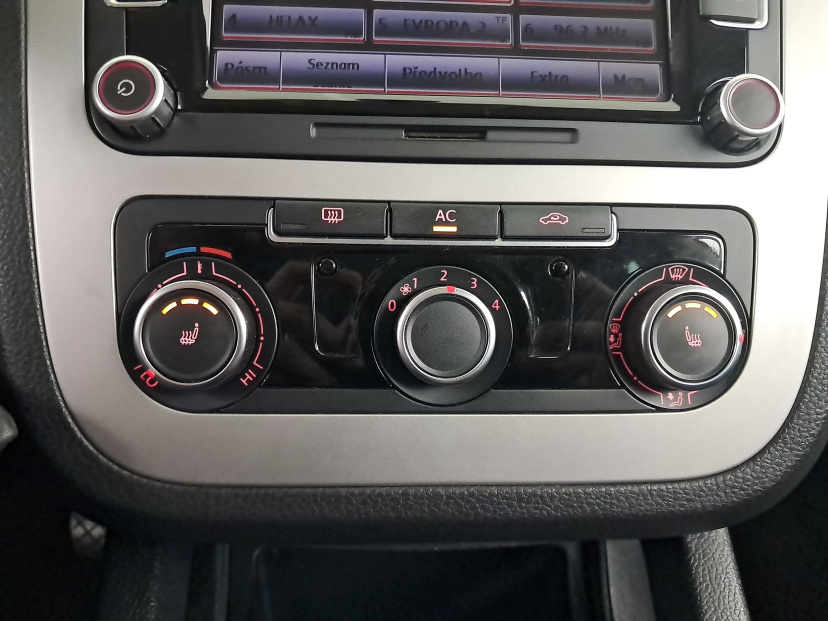 Volkswagen Scirocco, 2011