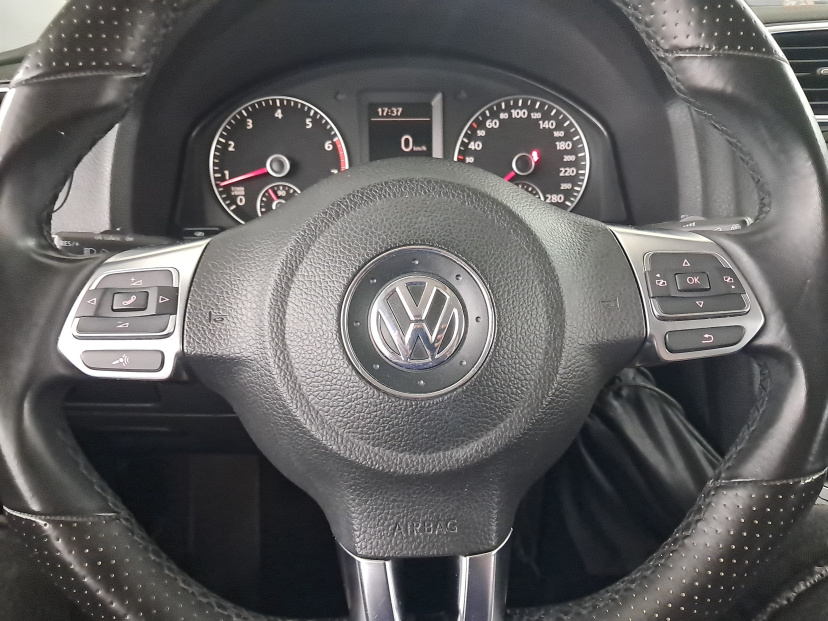 Volkswagen Scirocco, 2011