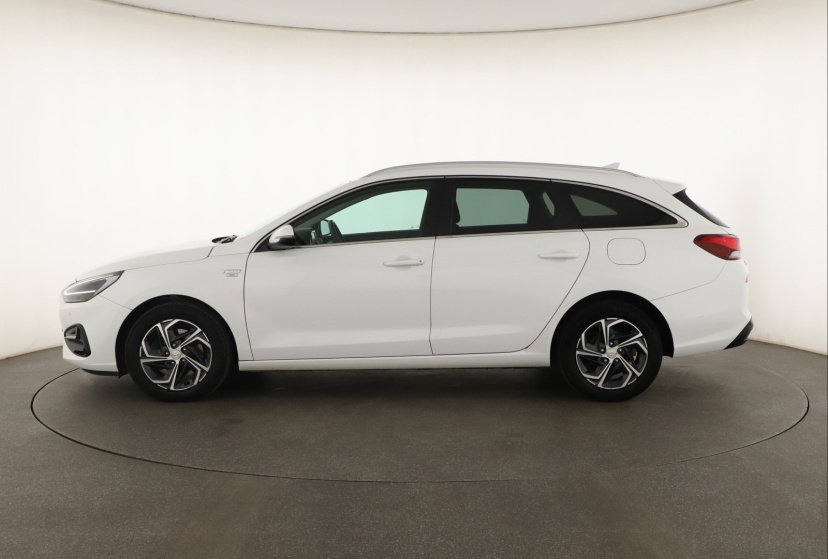 Hyundai i30, 2022