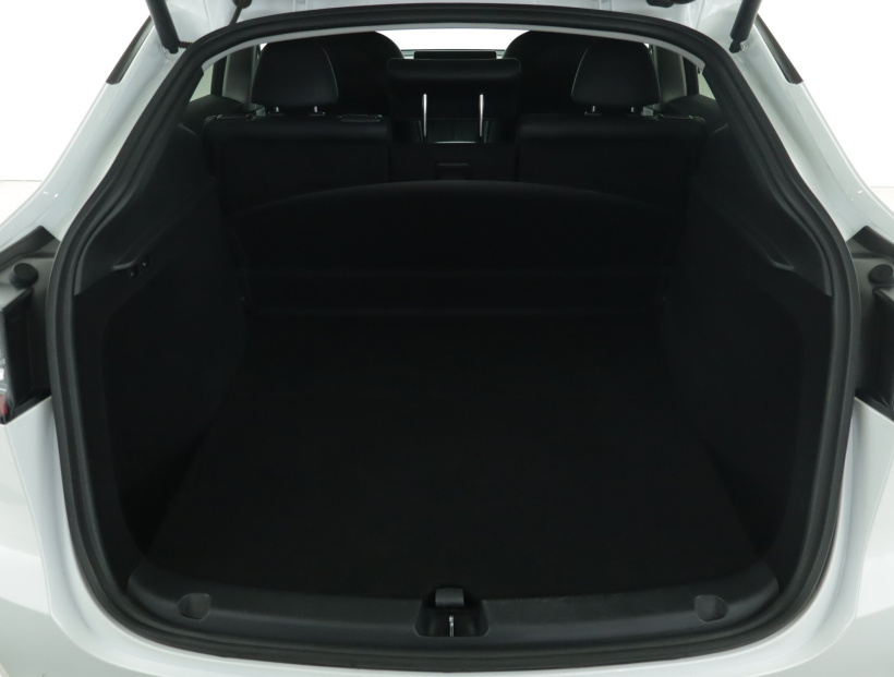 Tesla Model Y, 2022