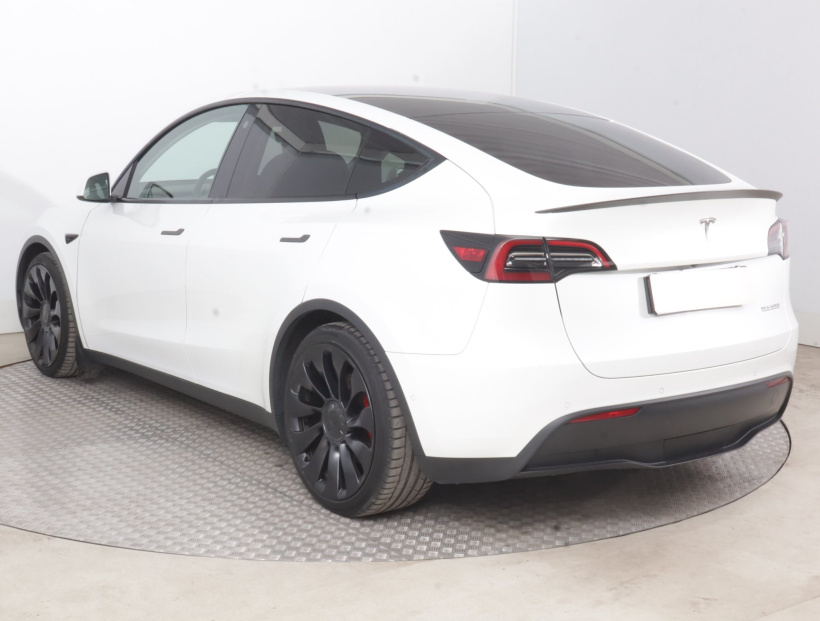 Tesla Model Y, 2022
