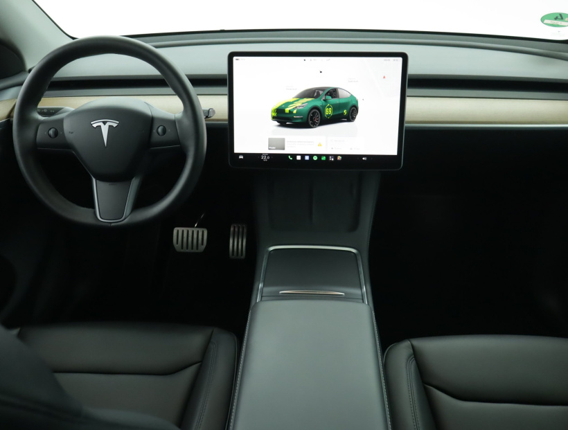 Tesla Model Y, 2022