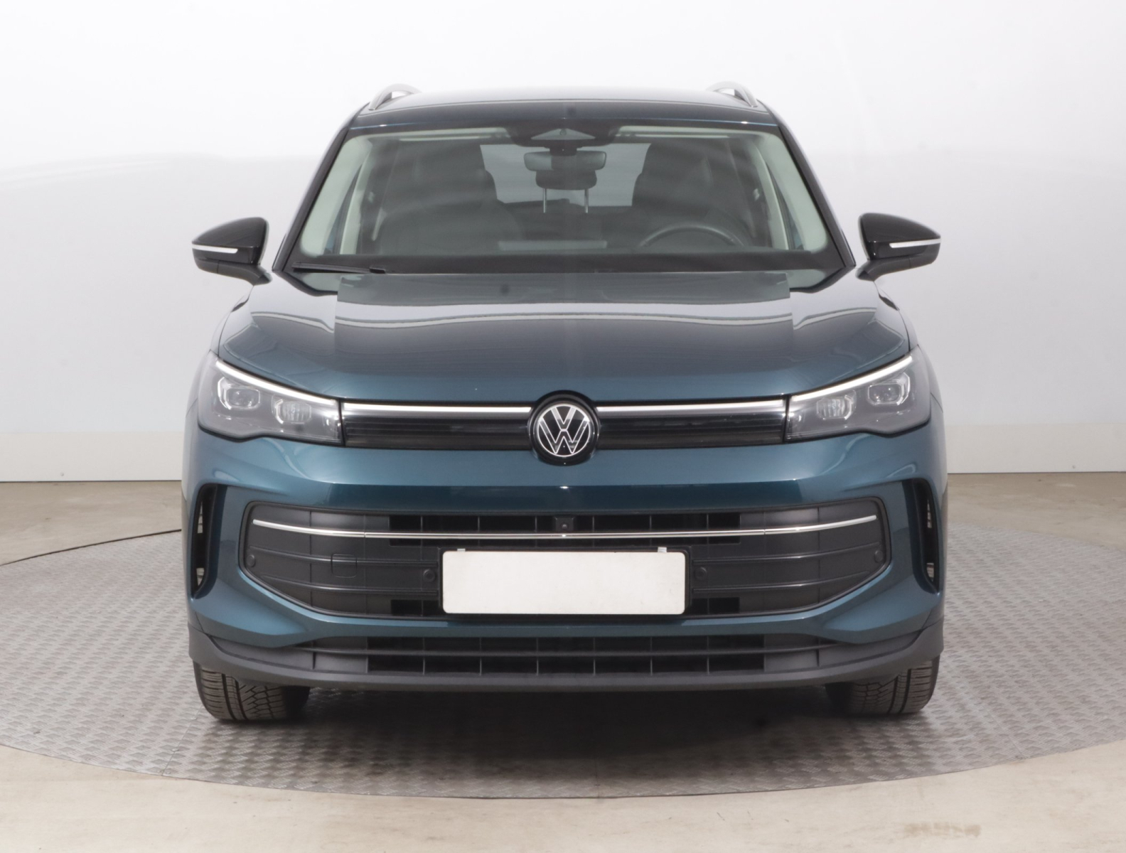 Volkswagen Tiguan - 2025