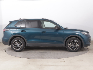 Volkswagen Tiguan - 2025