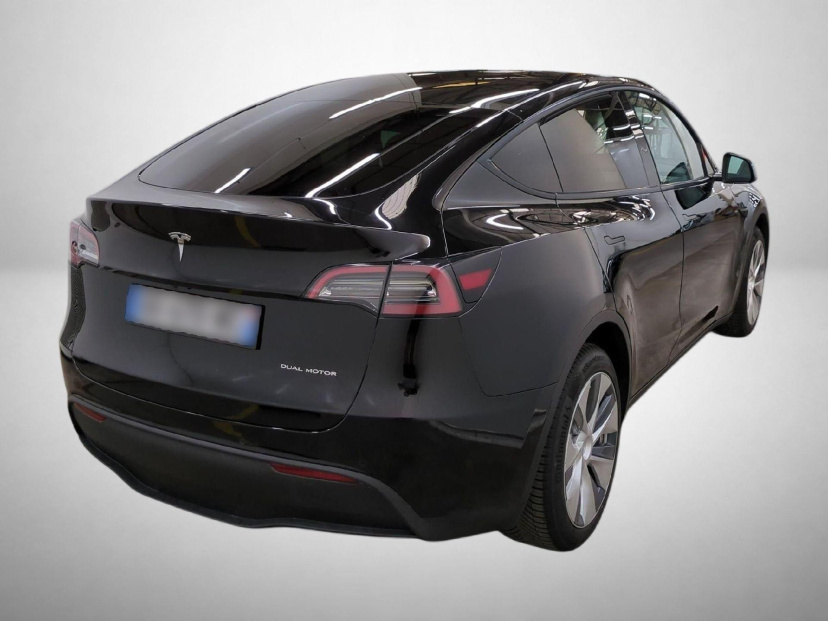 Tesla Model Y, 2022