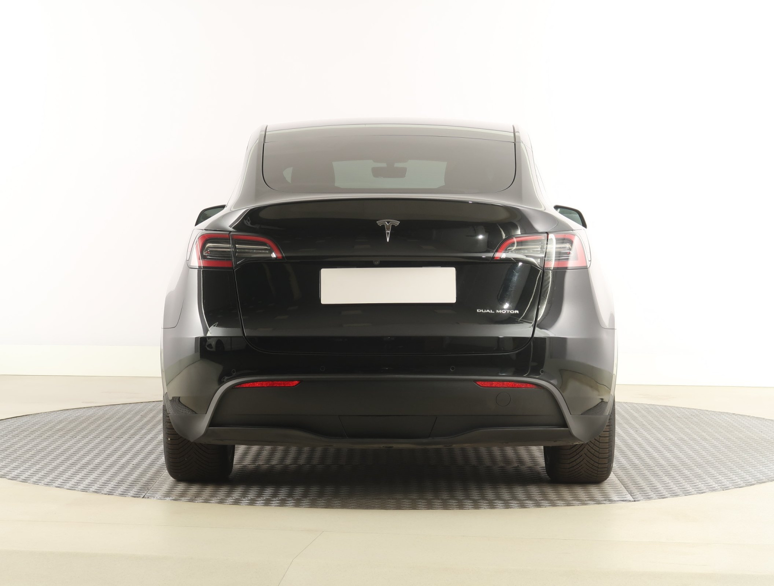 Tesla Model Y Long Range AWD – fotografie 6