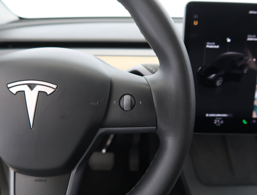 Tesla Model Y, 2022