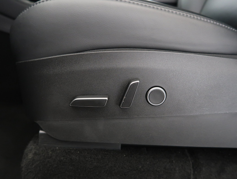 Tesla Model Y, 2022