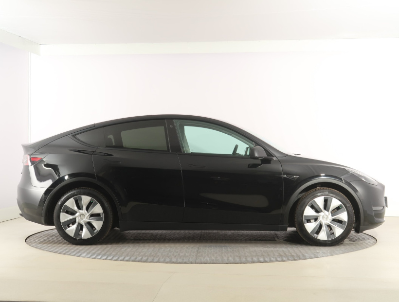Tesla Model Y, 2022