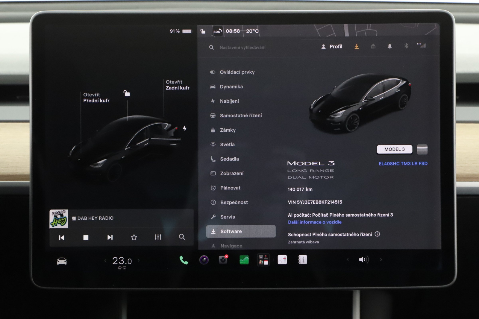 Tesla Model 3 Long Range AWD – fotografie 14
