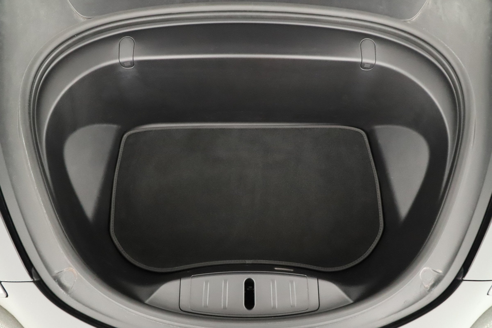 Tesla Model 3 Long Range AWD – fotografie 29
