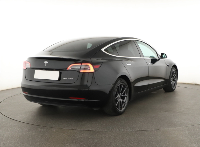 Tesla Model 3, 2019