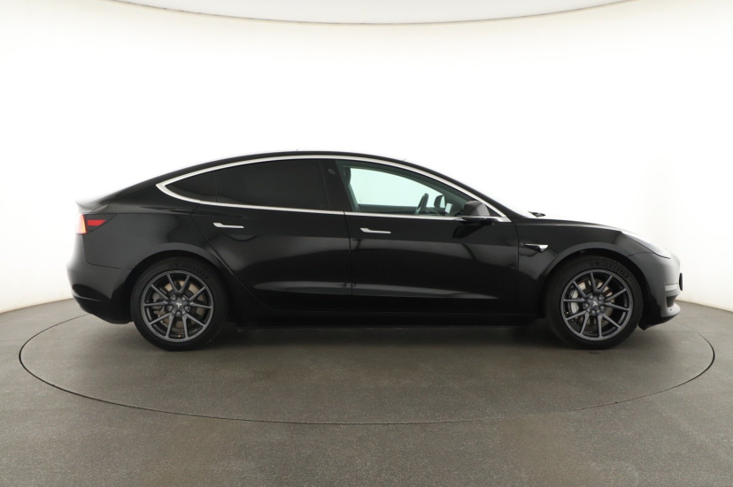 Tesla Model 3, 2019