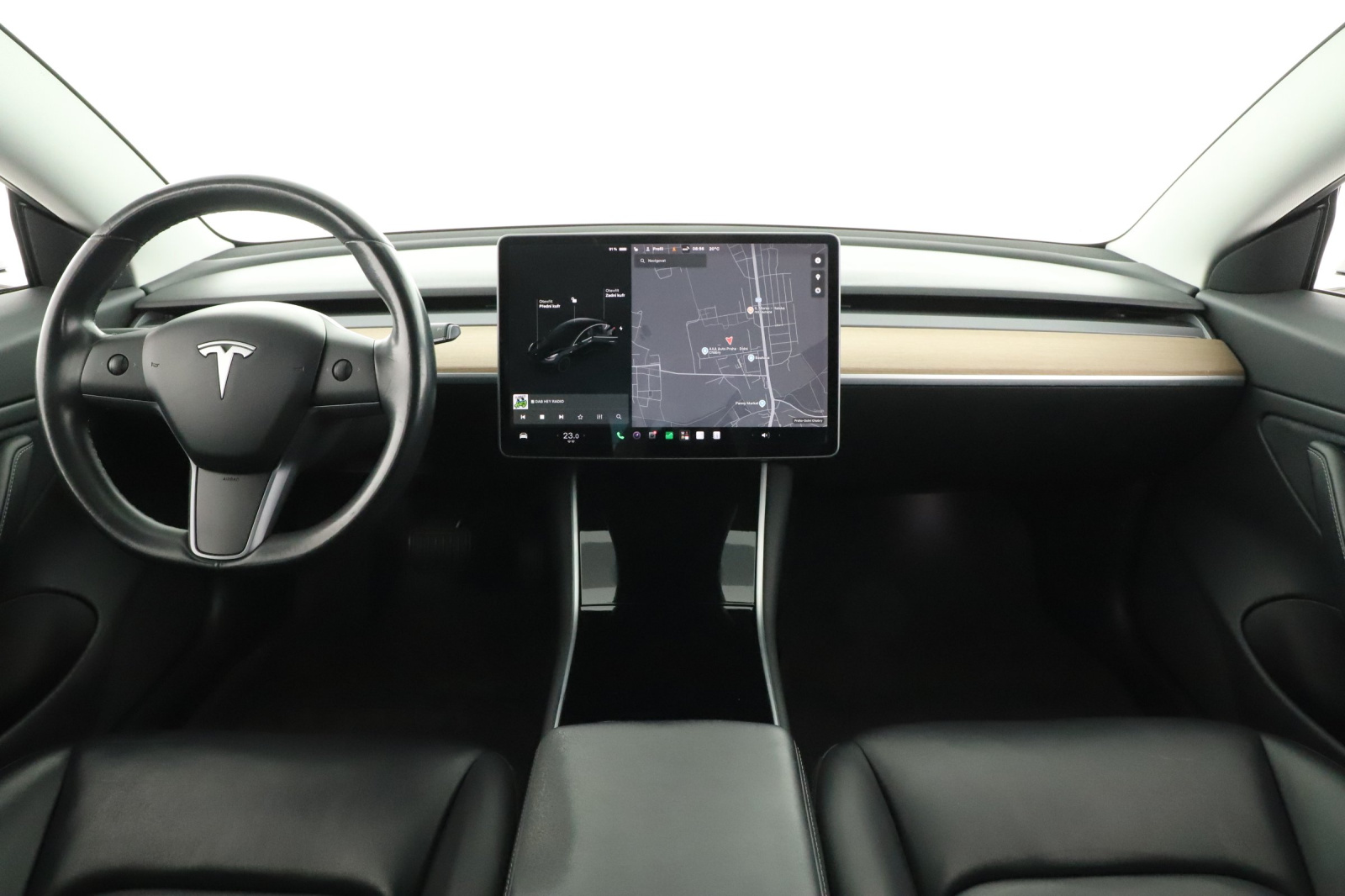 Tesla Model 3 Long Range AWD – fotografie 9