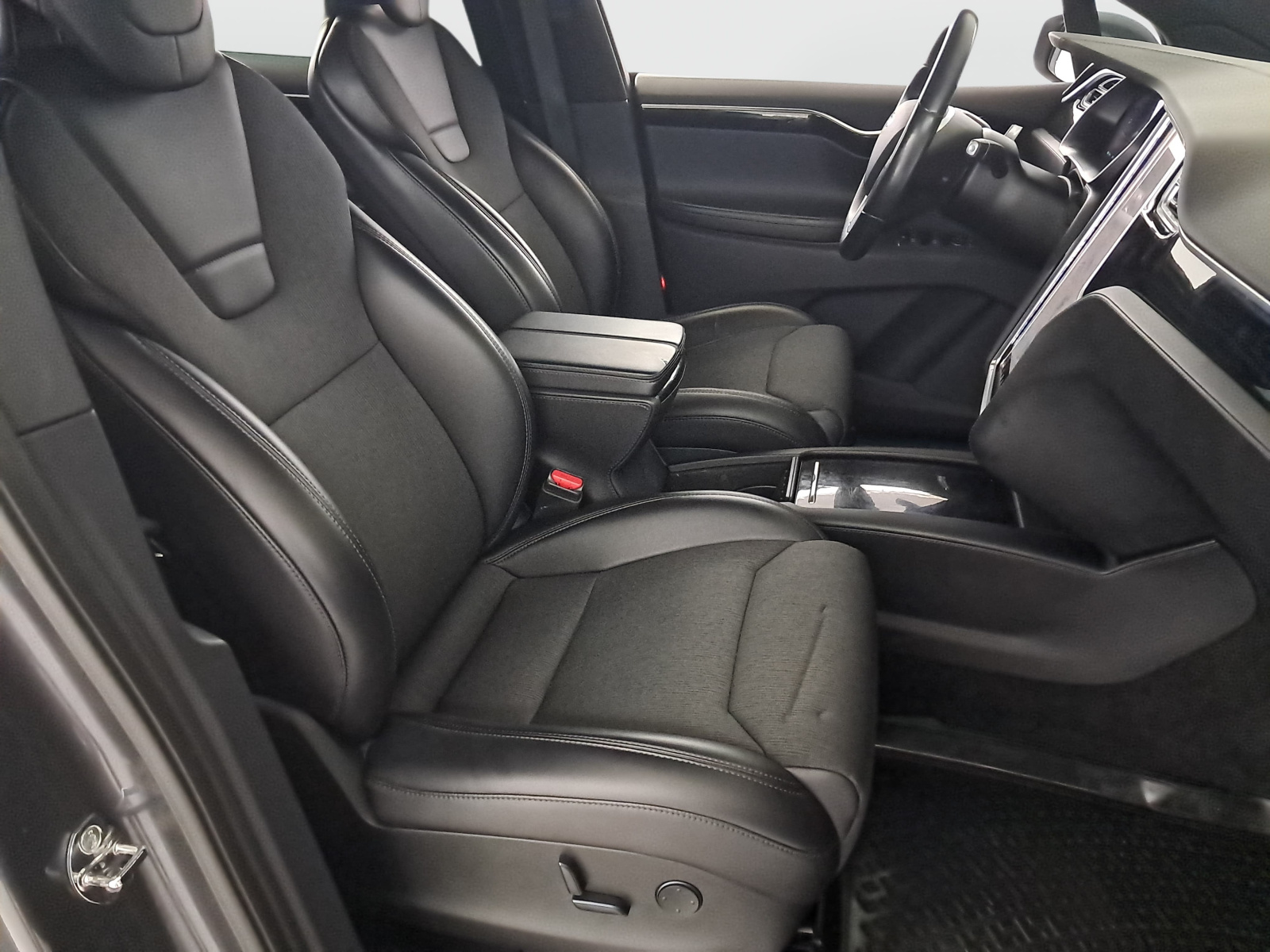 Tesla Model X 100D – fotografie 12