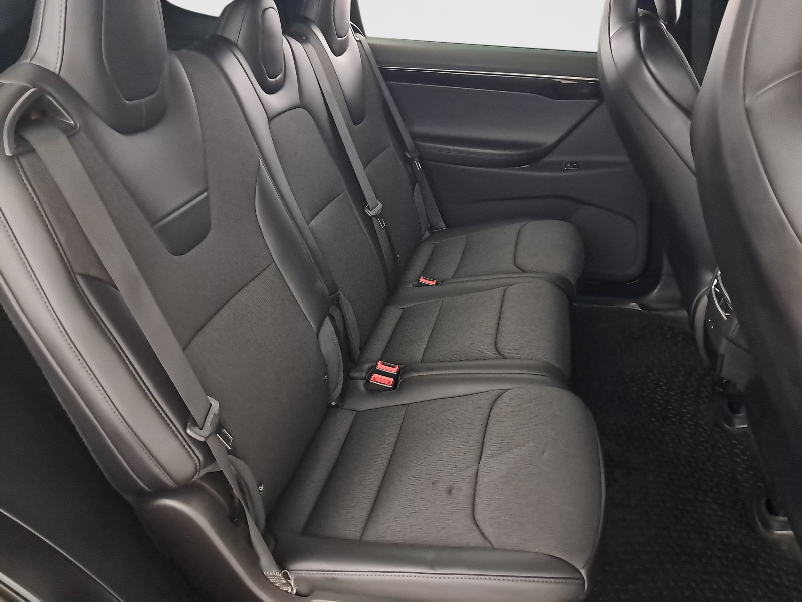 Tesla Model X 100D – fotografie 13