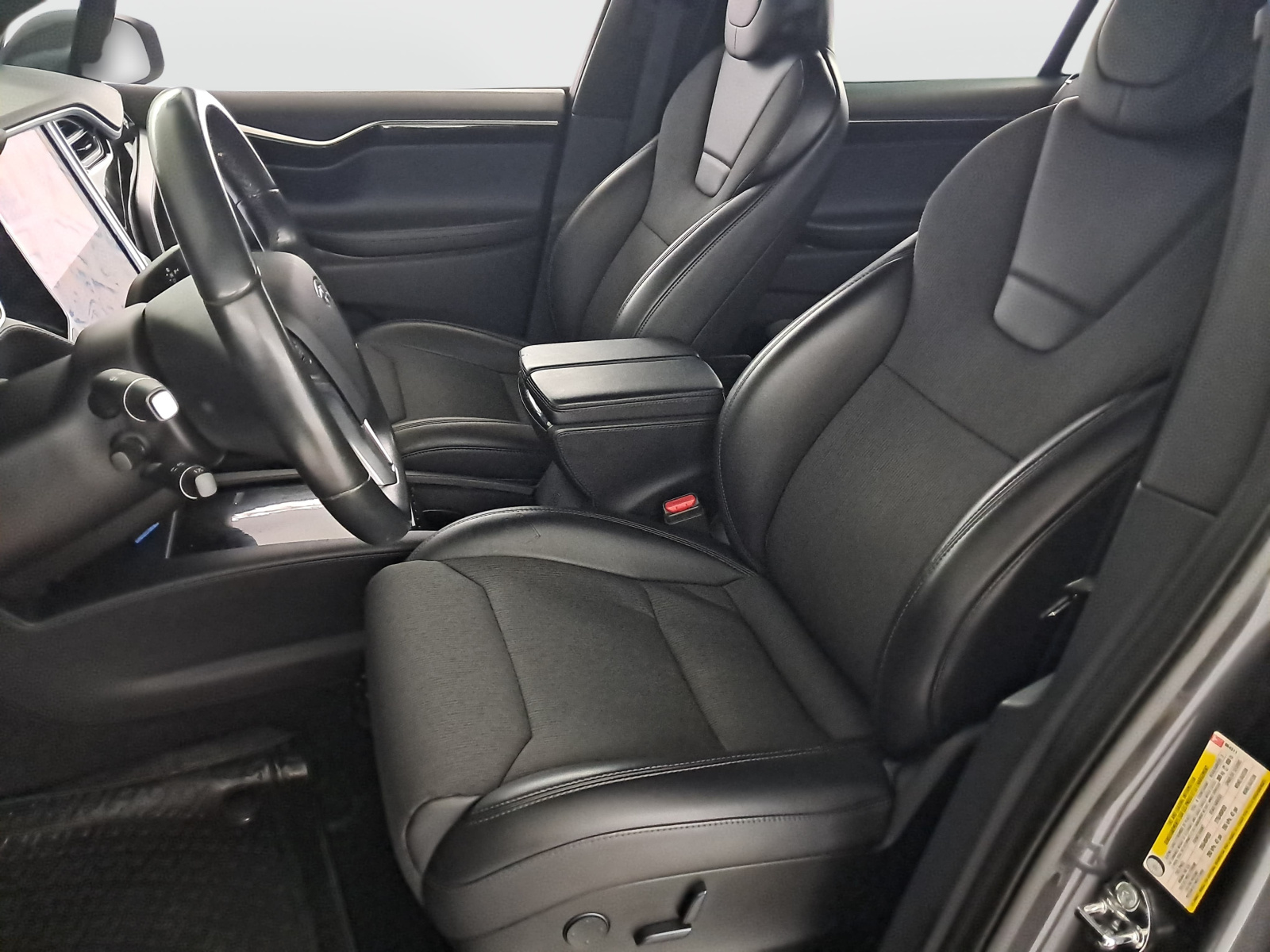 Tesla Model X 100D – fotografie 16