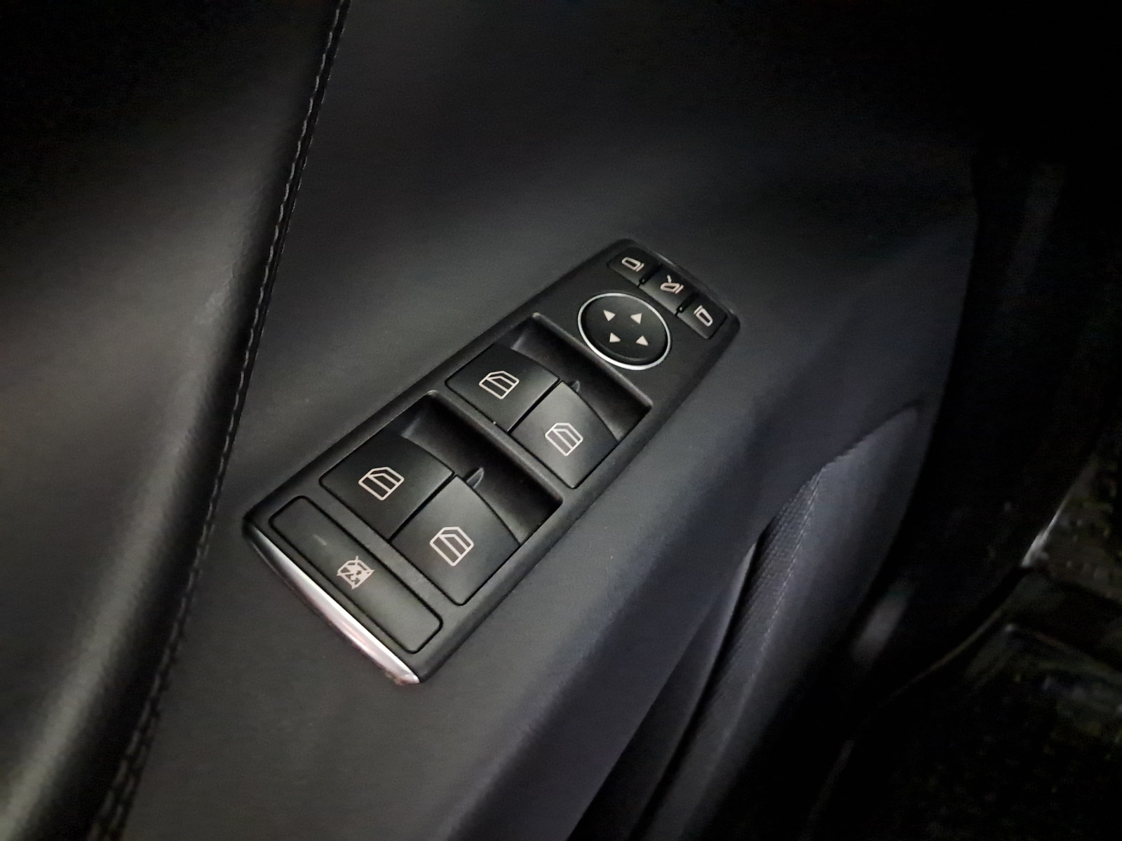 Tesla Model X 100D – fotografie 22