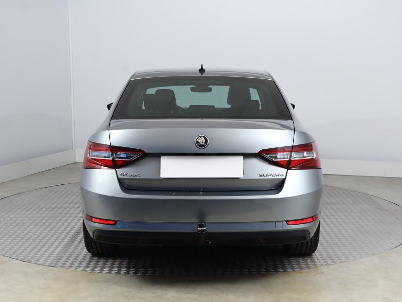 Škoda Superb, 2016