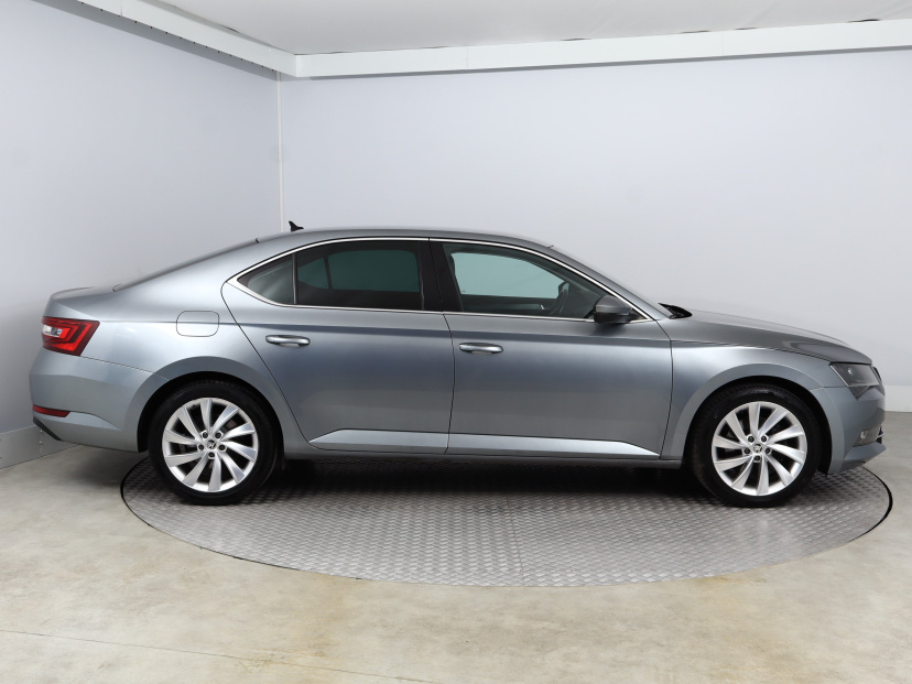 Škoda Superb, 2016