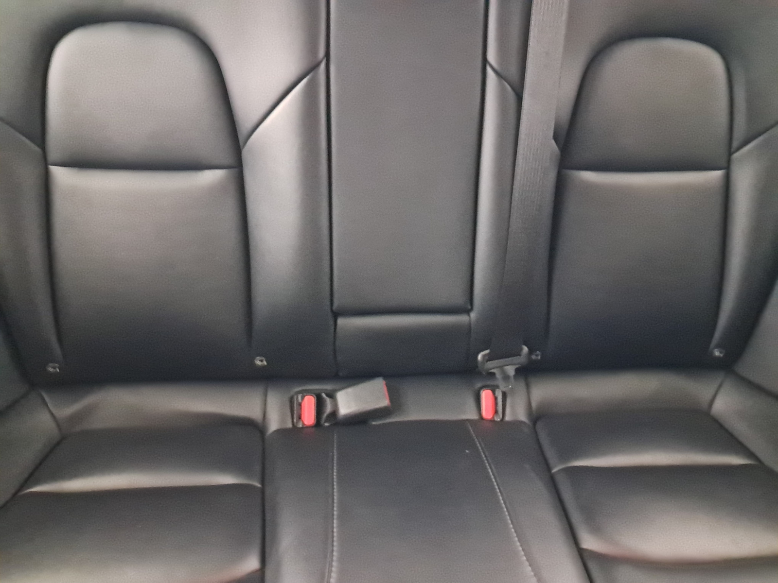 Tesla Model 3 Long Range AWD – fotografie 14