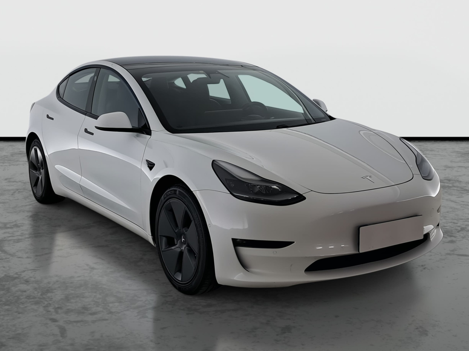 Tesla Model 3 Long Range AWD – fotografie 1