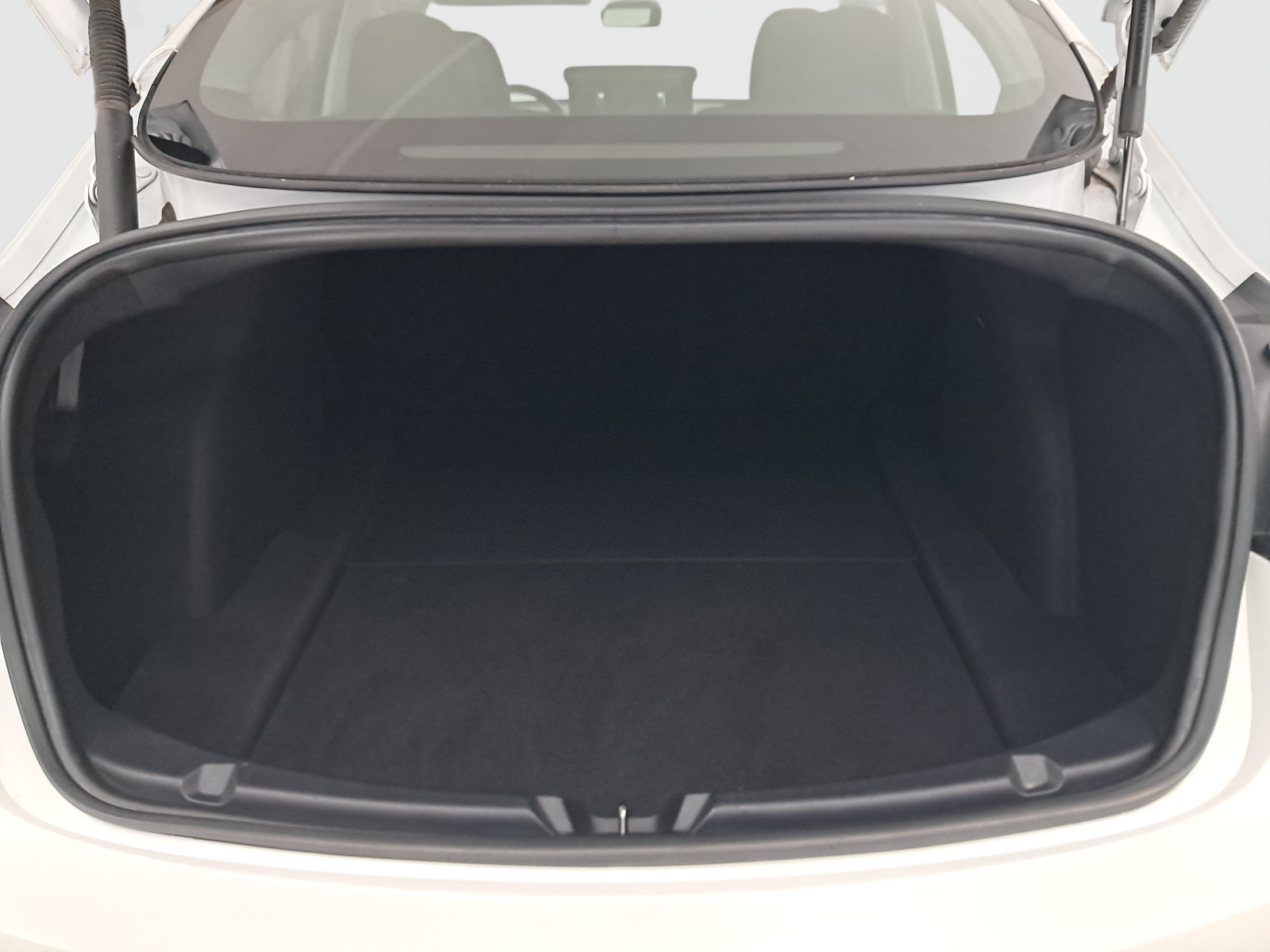 Tesla Model 3 Long Range AWD – fotografie 20