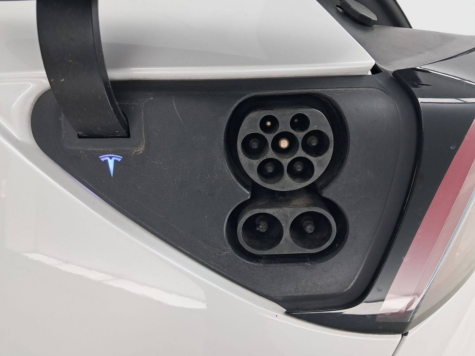 Tesla Model 3 Long Range AWD – fotografie 23