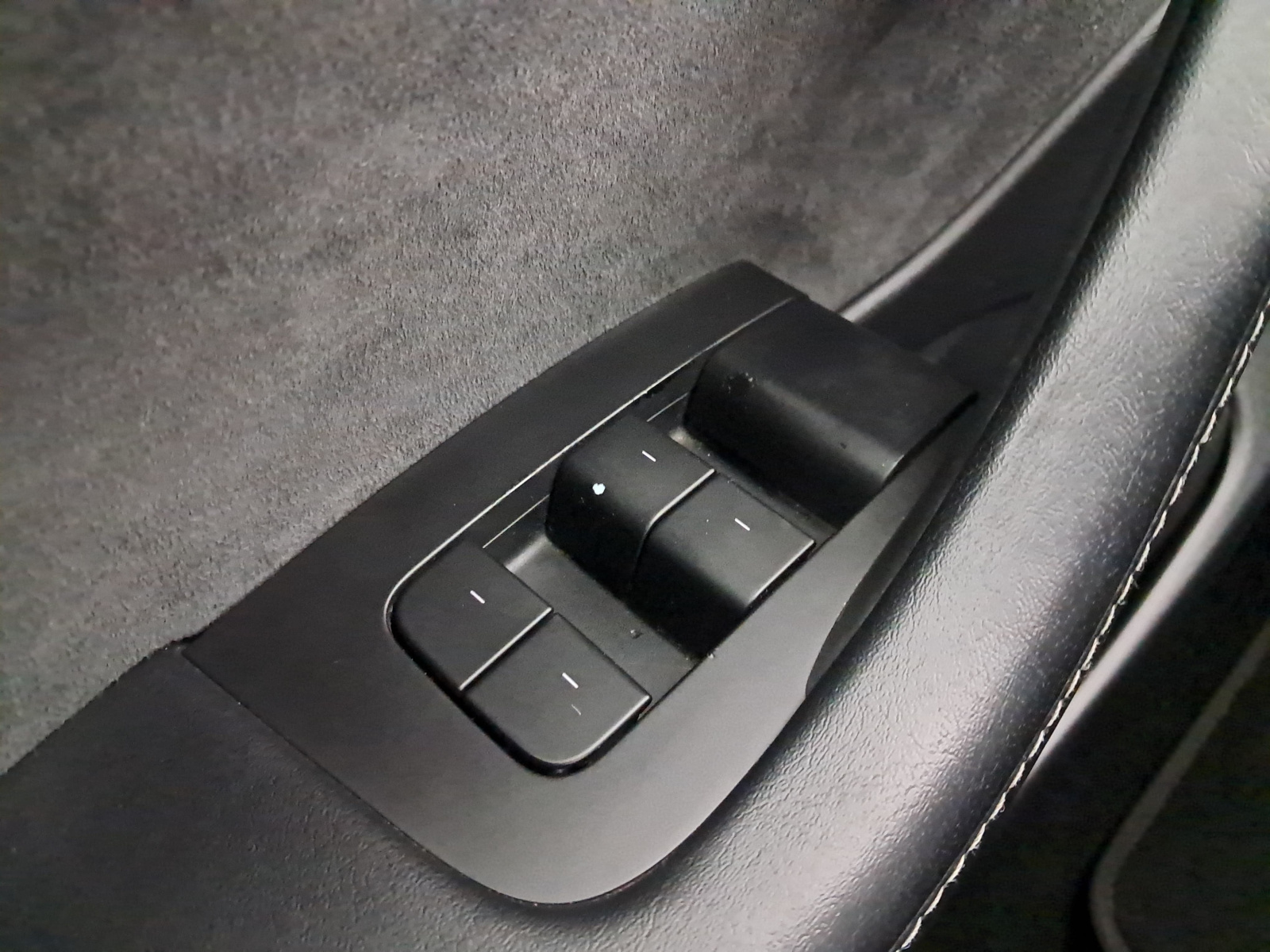 Tesla Model 3 Long Range AWD – fotografie 27