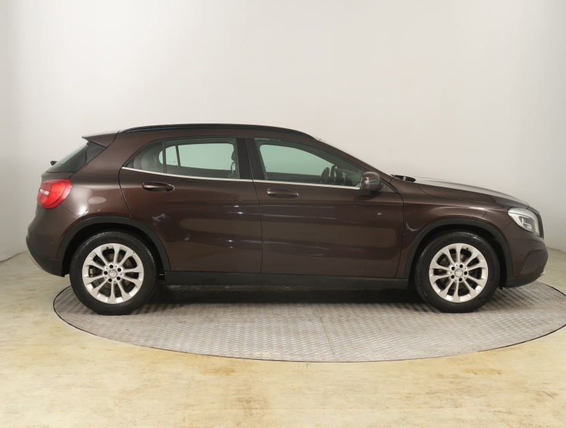 Mercedes-Benz GLA, 2014