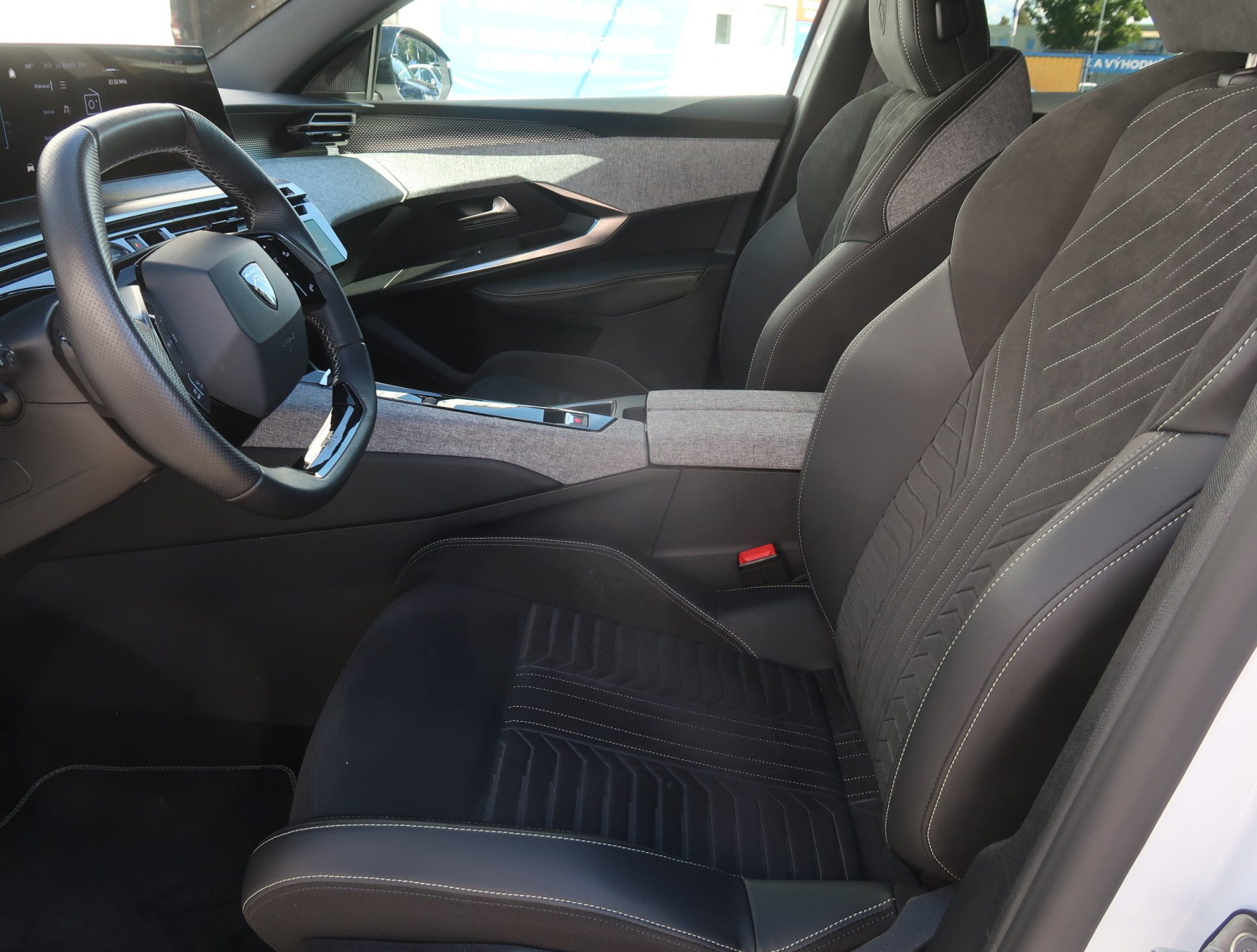 Peugeot e-3008 - 2025