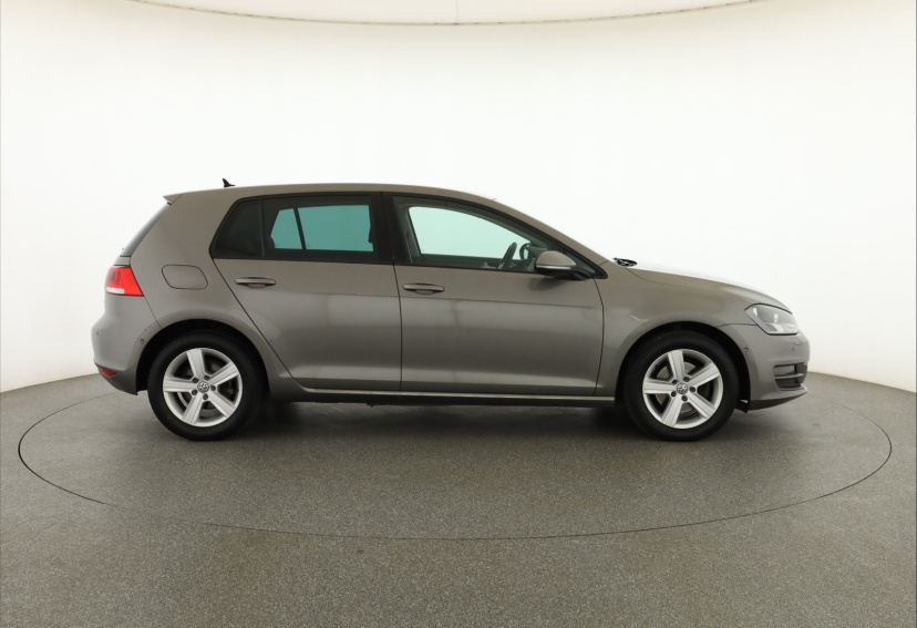 Volkswagen Golf, 2013