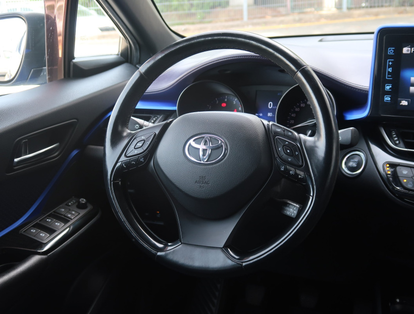 Toyota C-HR, 2017