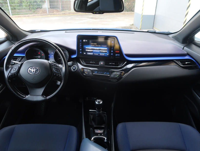 Toyota C-HR, 2017