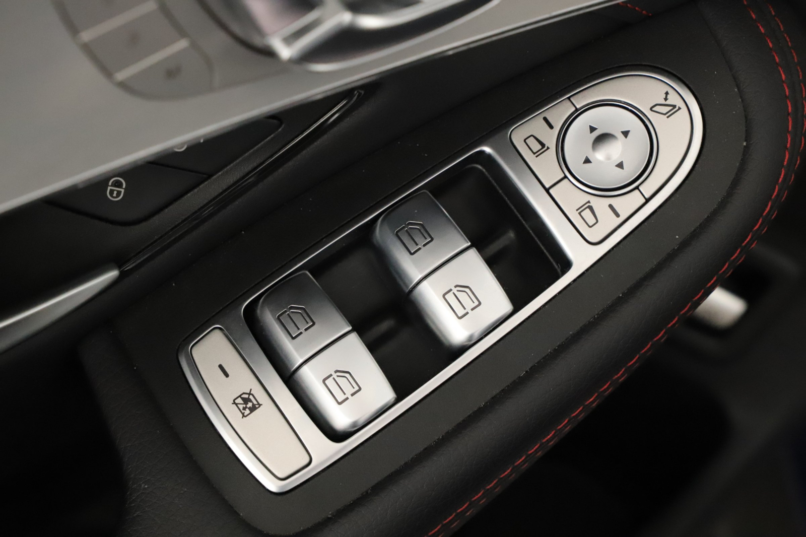 Mercedes-Benz GLC - 2021