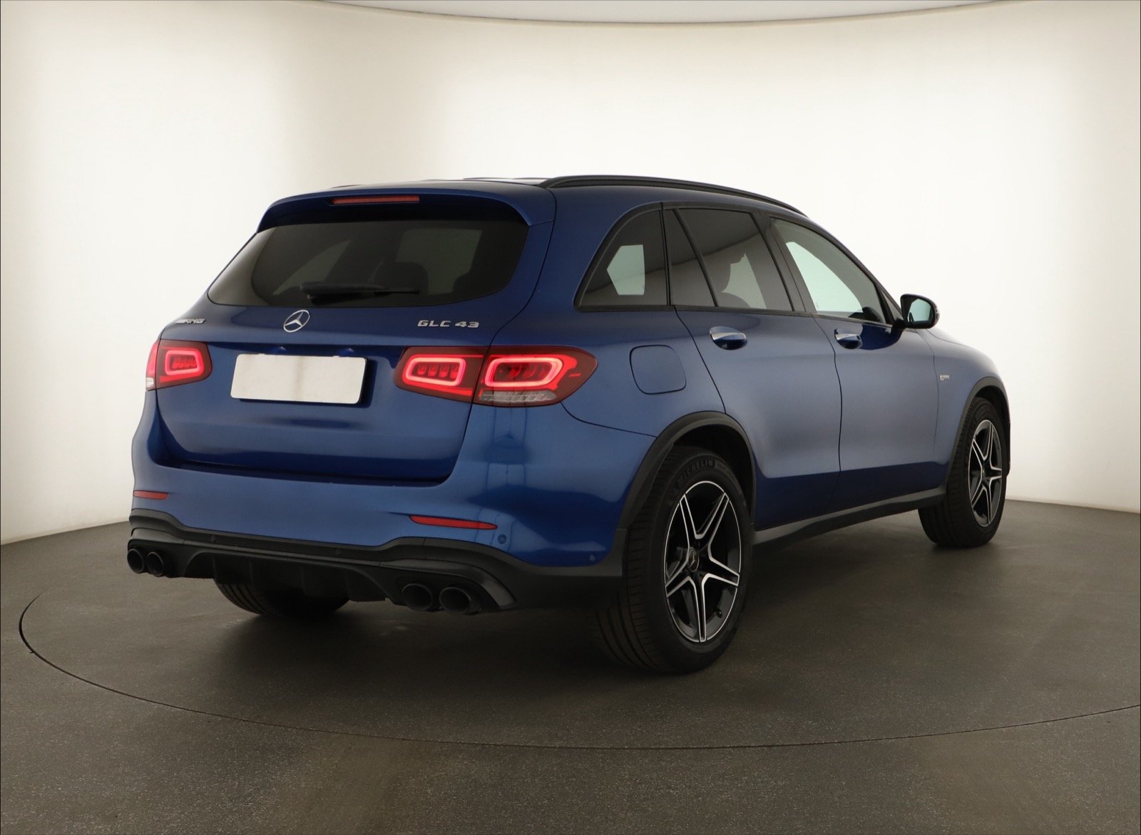 Mercedes-Benz GLC - 2021