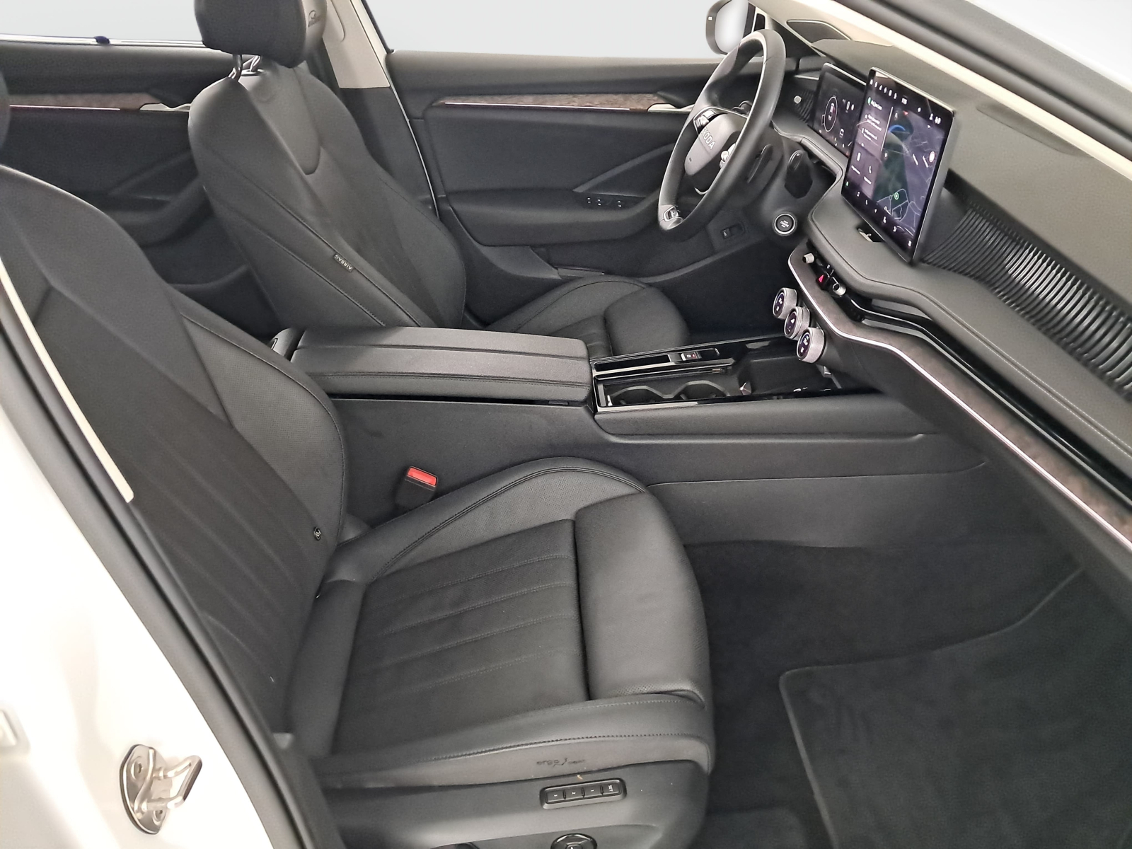 Škoda Superb - 2025