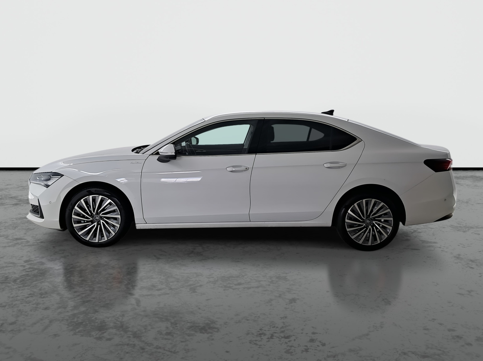 Škoda Superb - 2025