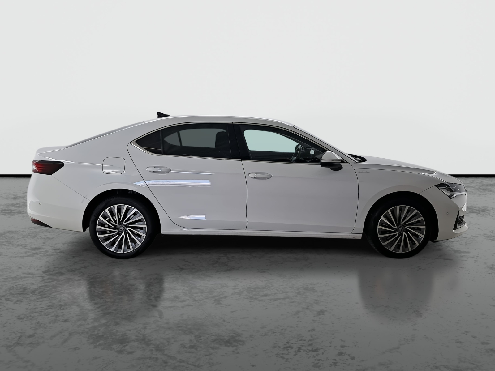 Škoda Superb - 2025
