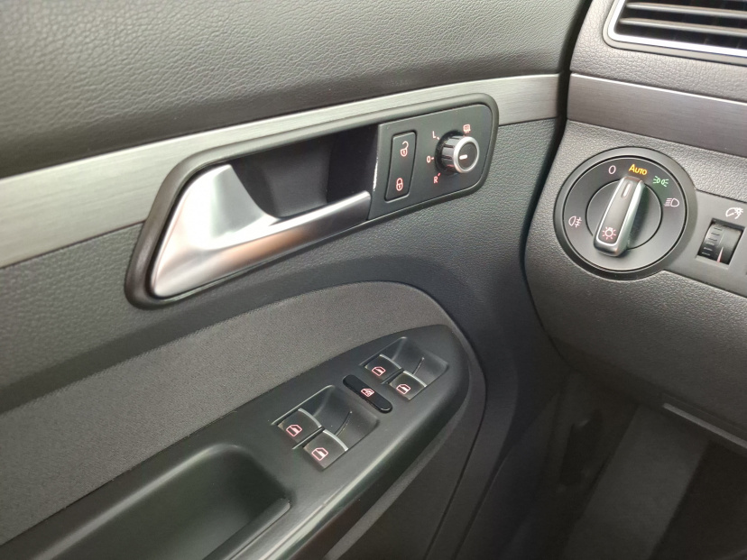 Volkswagen Touran, 2011