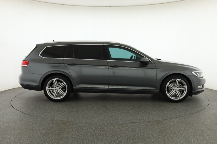 Volkswagen Passat, 2016
