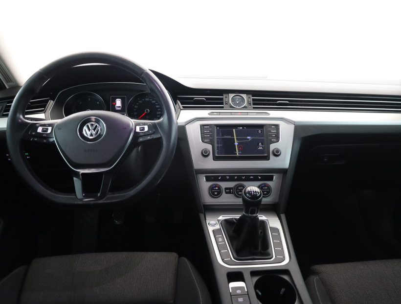Volkswagen Passat, 2016